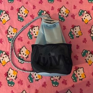 - Ivivva beach bag